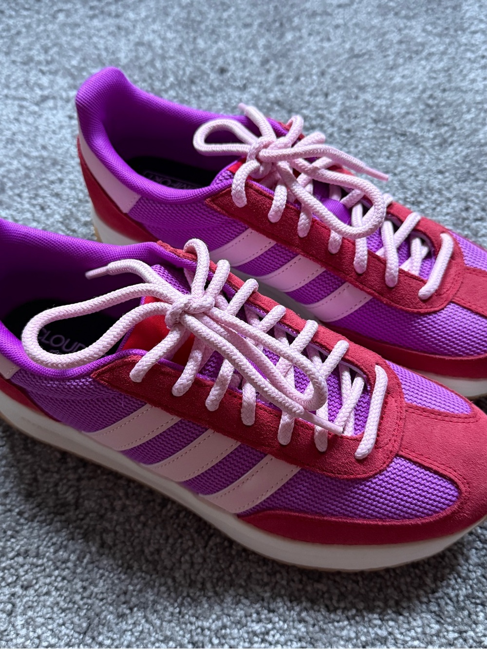 NWOT Women’s adidas Cloudfoam Sneakers